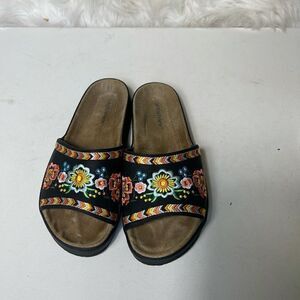 Comfort view Jody#05019 embroidery sandals SZ 7.5W